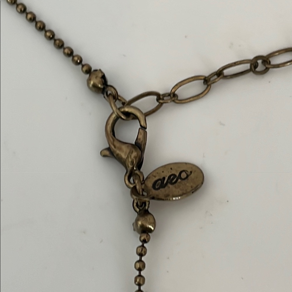 Elegant Brown Pendant Necklace - Picture 4 of 4